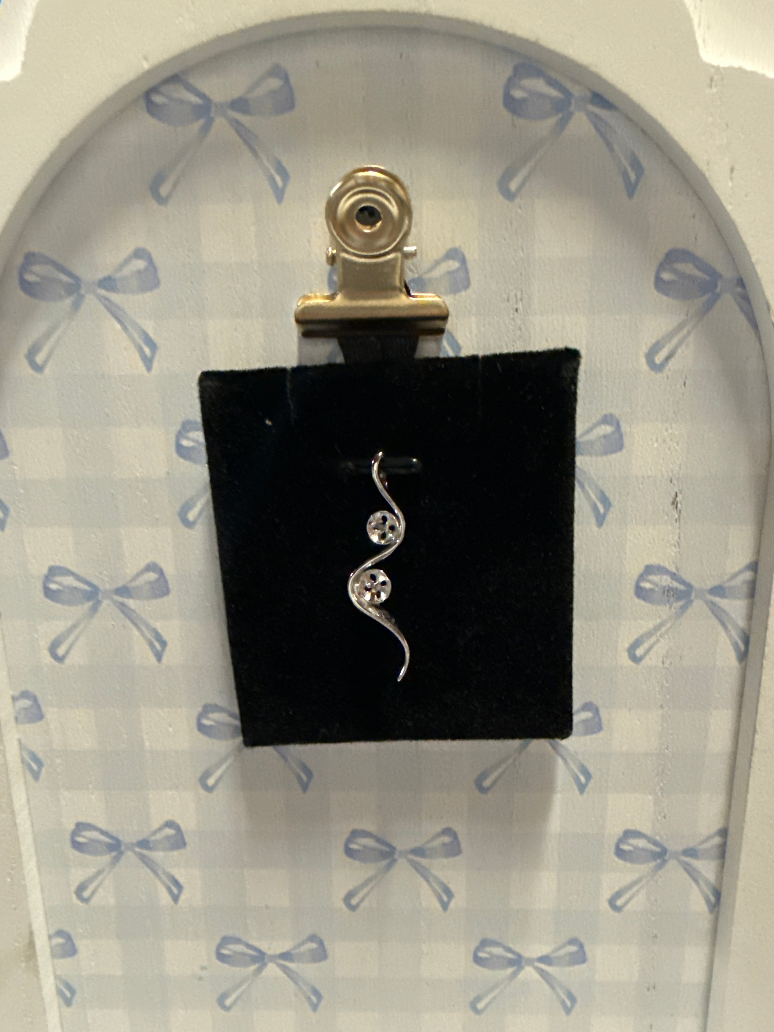 PM-105: Ribbon in Motion