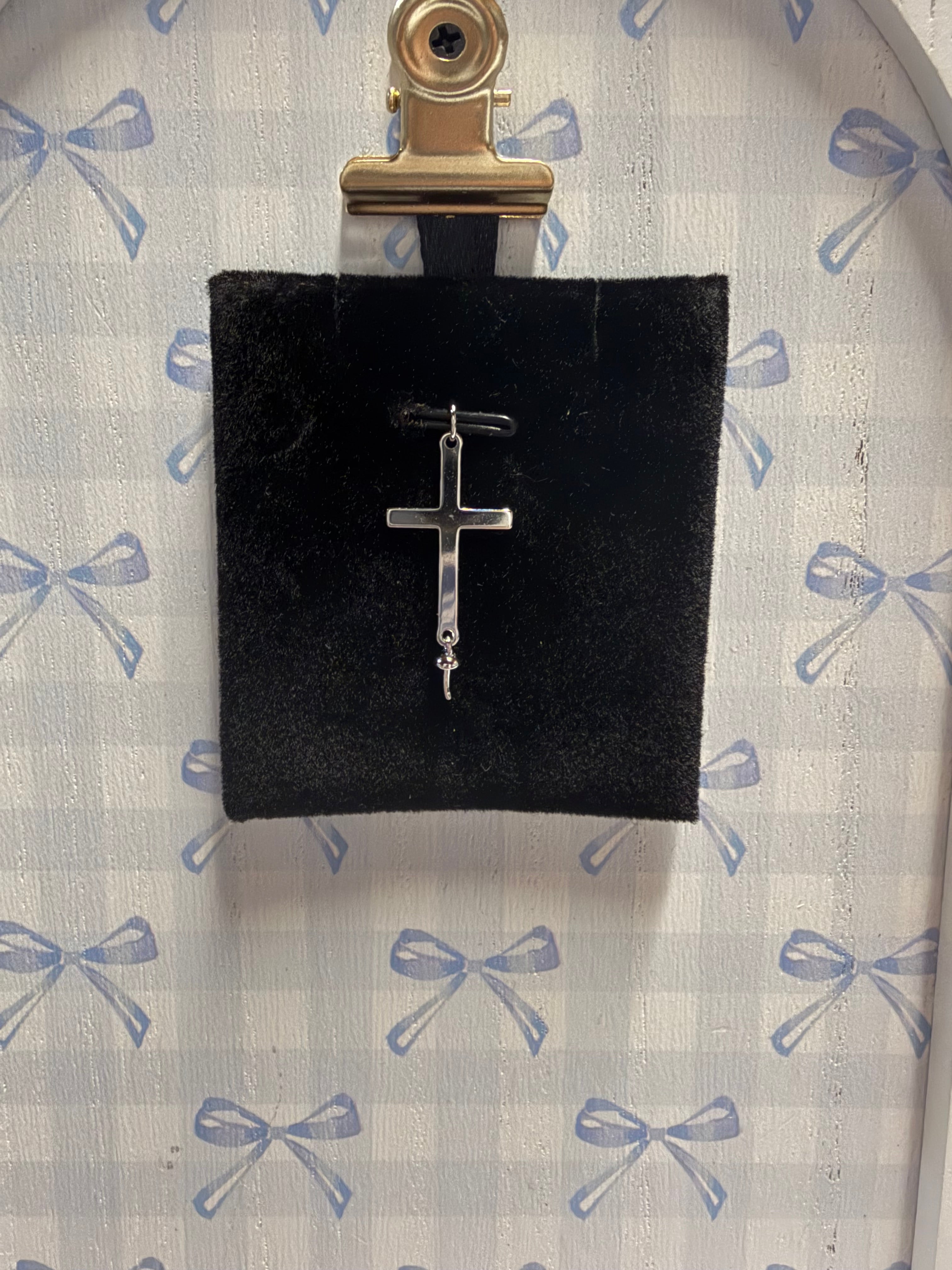 PM-108: Cross Dangle