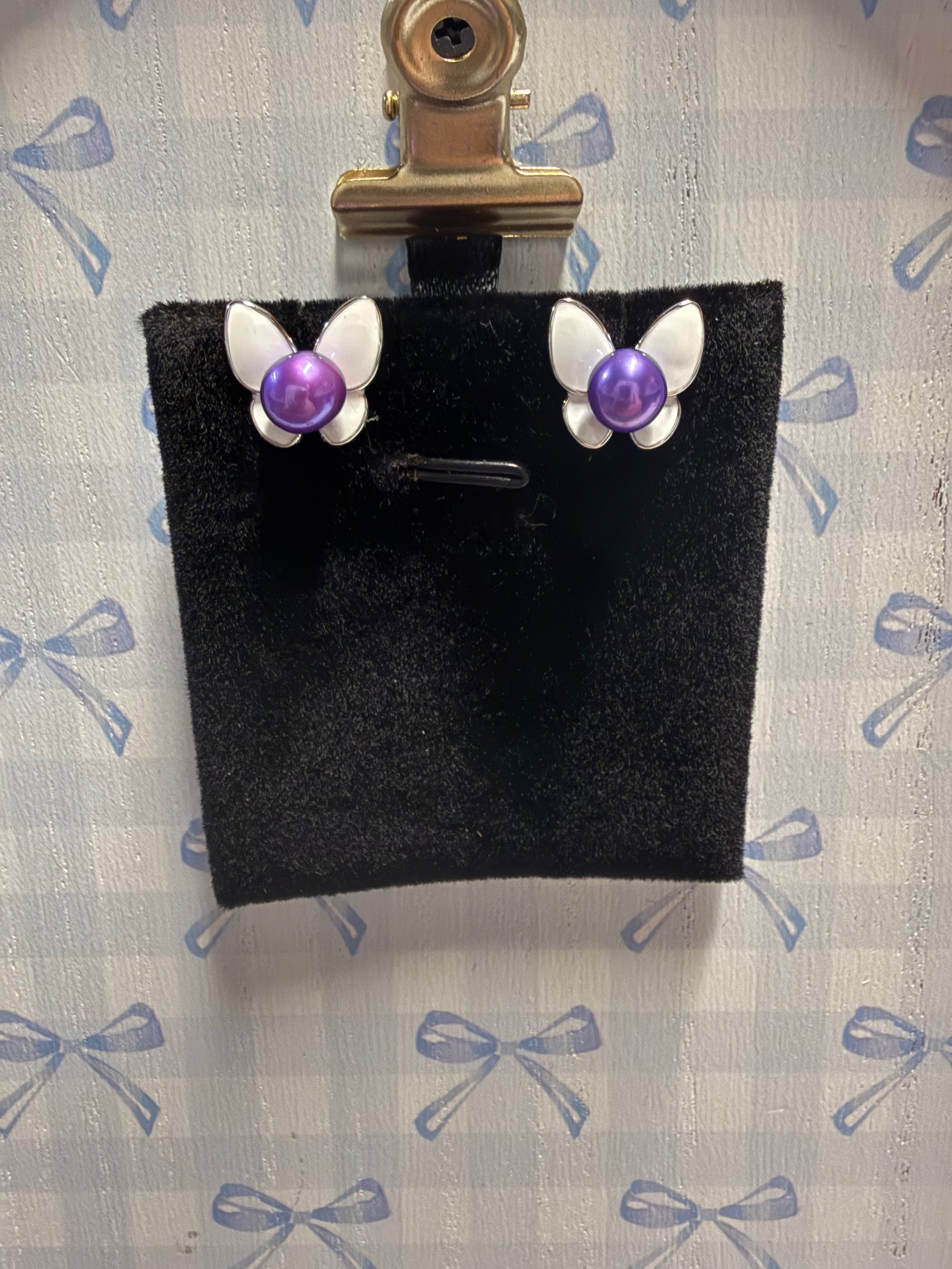 E-406: White Butterfly