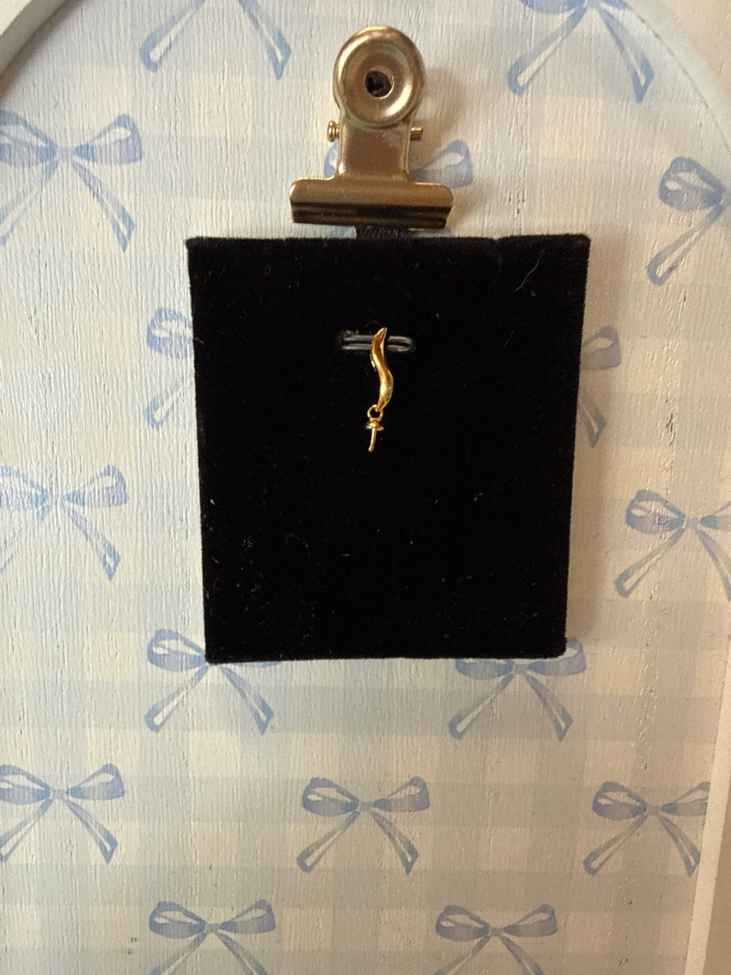 GPP-305: Golden Ribbon Drop
