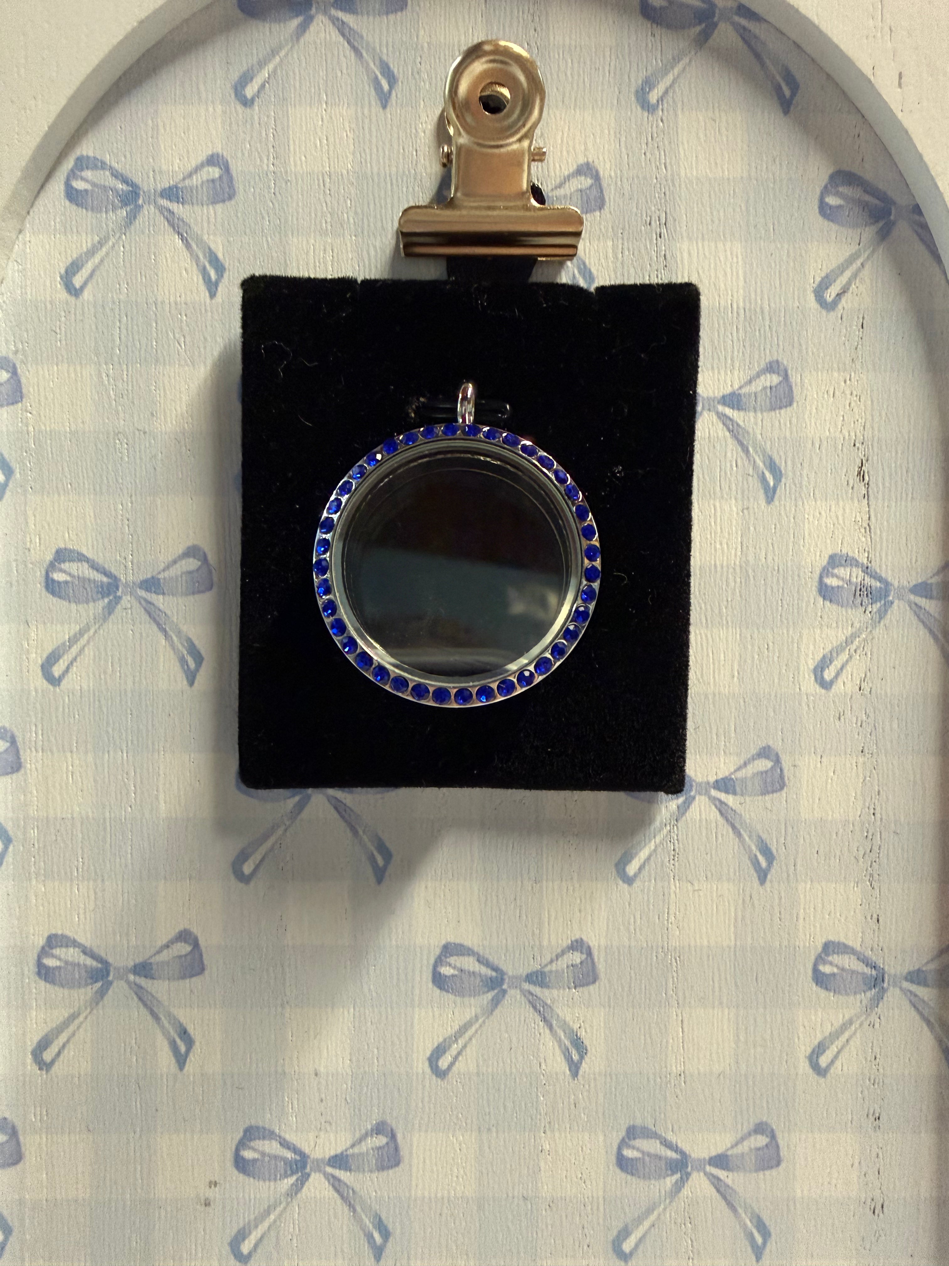 L-602: Blue Rhinestone Locket